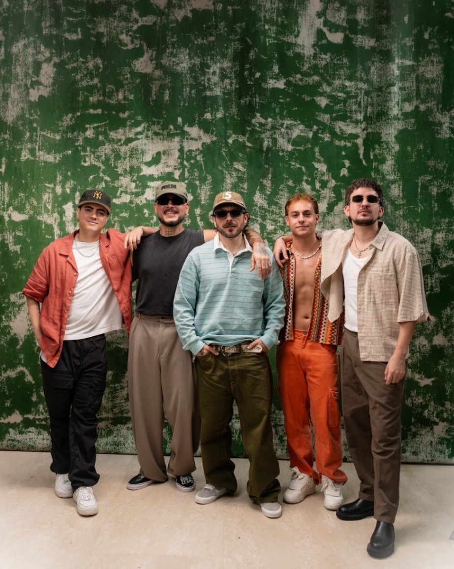 "Historias", lo nuevo de Entre Compas con Charles Ans, Sabino, Yubeilli, DAAZ y Caztro rumbo a su nuevo disco